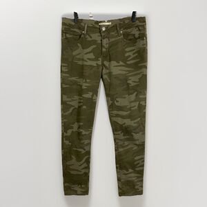 Levi’s 711 Skinny Jeans Women’s 31 Camouflage Mid Rise Camo Pants Casual Trend